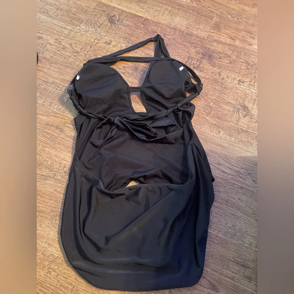 Swimsuits For All Black One-Piece Plunge Swimsuit